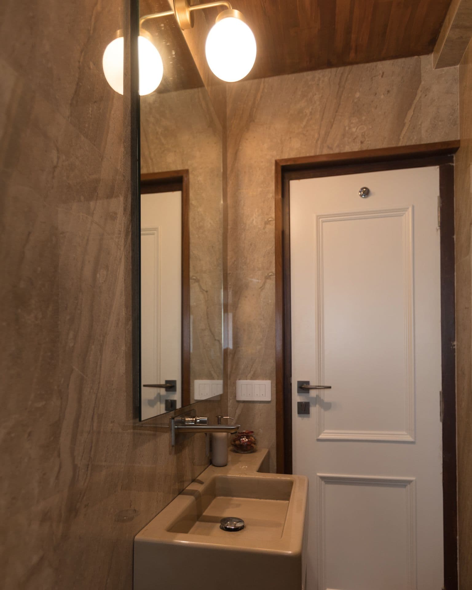 Modern Bedroom Interior Design Visualization - Detail View 3